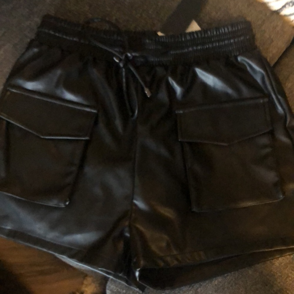 Short set - Picture 5 of 5